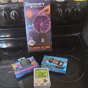 Discovery Mindblown Plasma Globe with Game Set